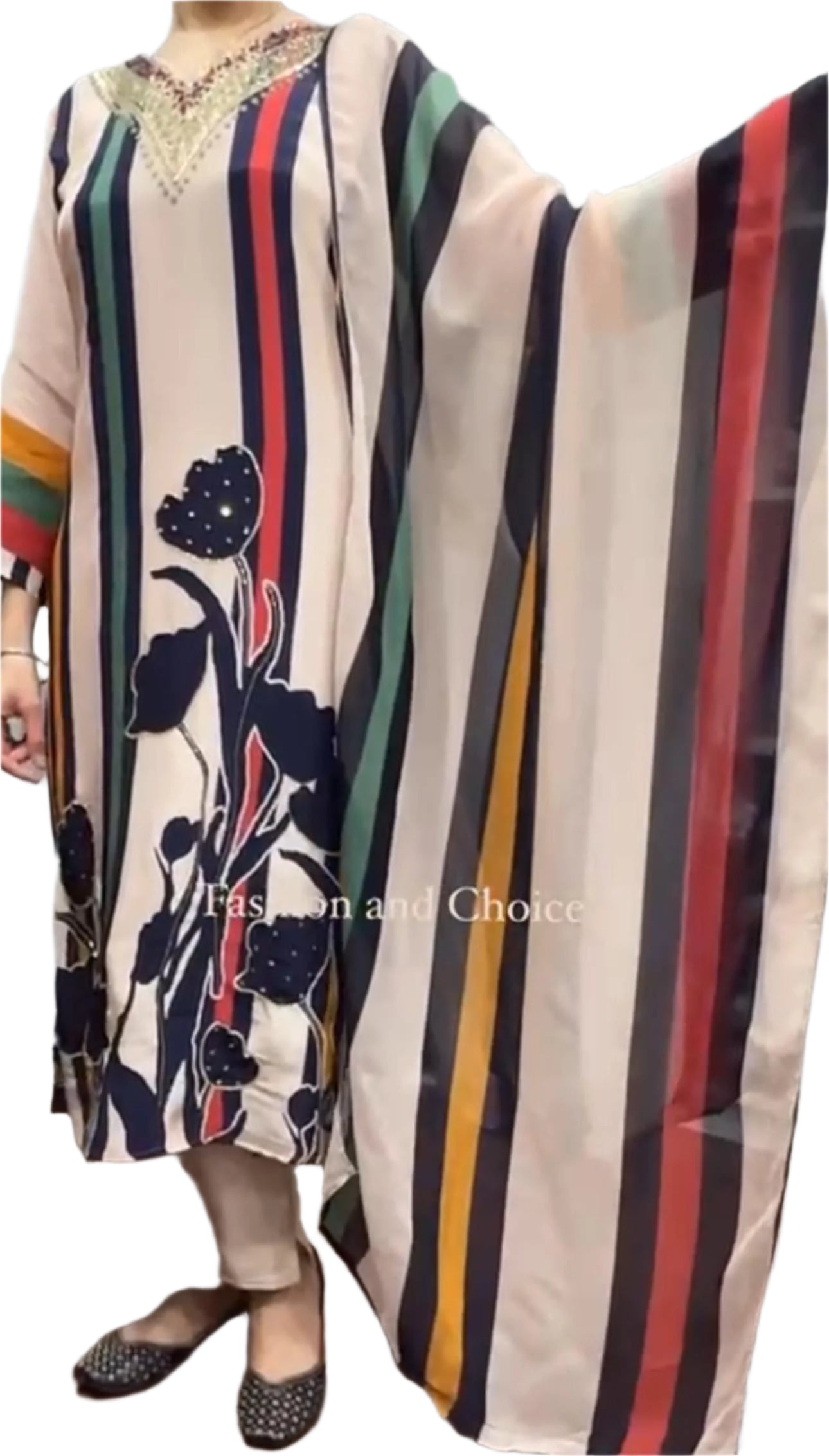 Blossom Lines – Three-Line Pattern Suit with Floral Print and Embroidery
