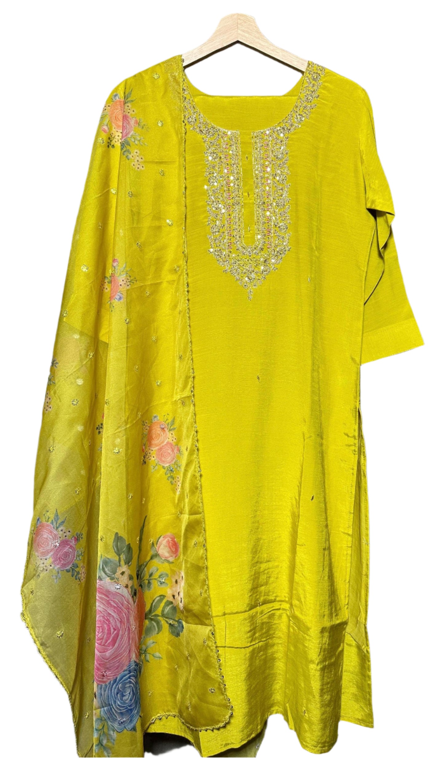 Elegant Dola Silk Suit with Jari Work  Digital Print Organza Dupatta Perfect for Haldi Mehendi