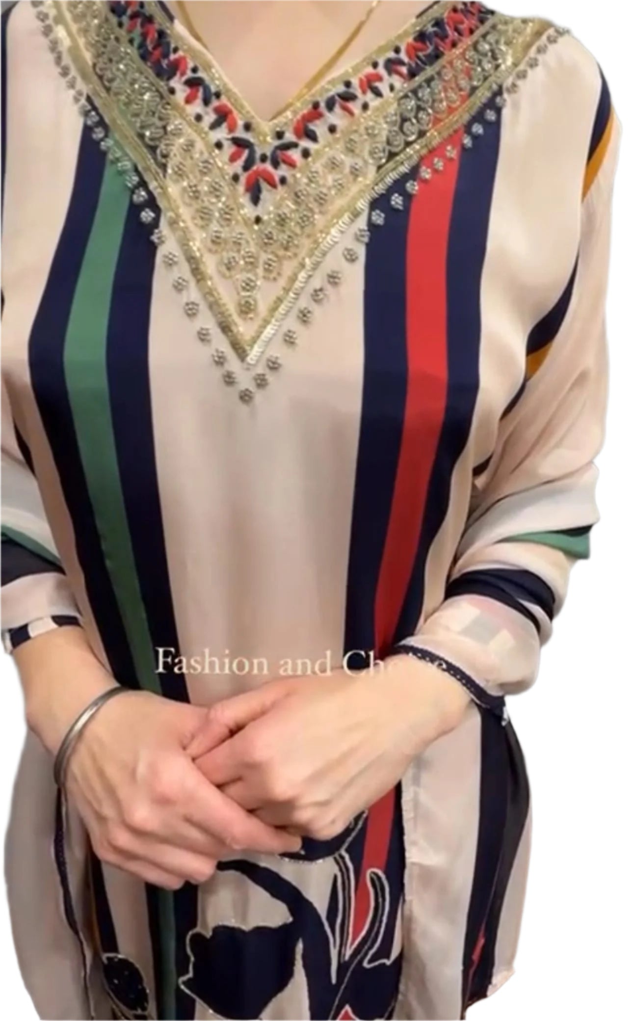 Blossom Lines – Three-Line Pattern Suit with Floral Print and Embroidery