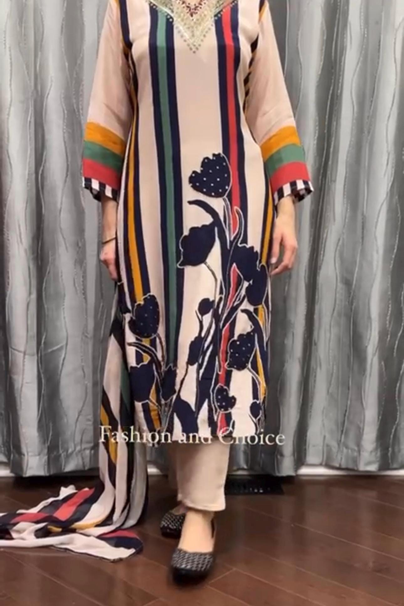 Blossom Lines – Three-Line Pattern Suit with Floral Print and Embroidery